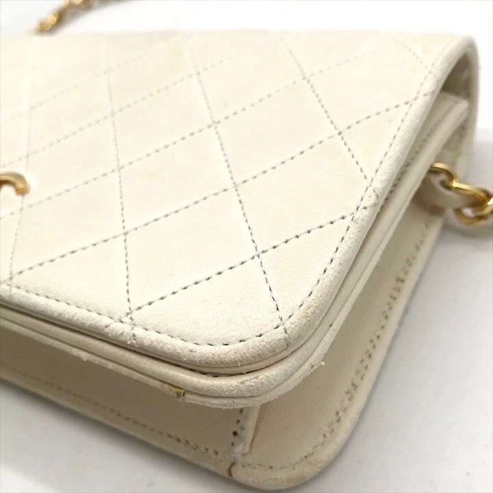 良品 CHANEL シャネル ラムスキン マトラッセ プッシュロック