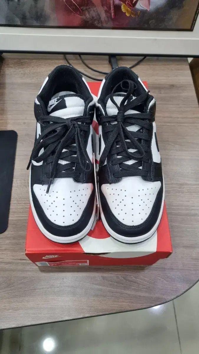 NIKE ナイキ ダンク ブラック-ホワイト 255