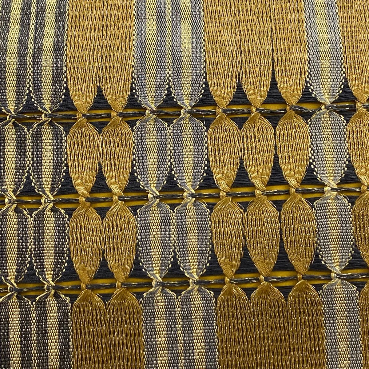 袋帯 美品 秀品 やまと 縞 幾何学模様 金糸 薄茶色 お太鼓柄 正絹