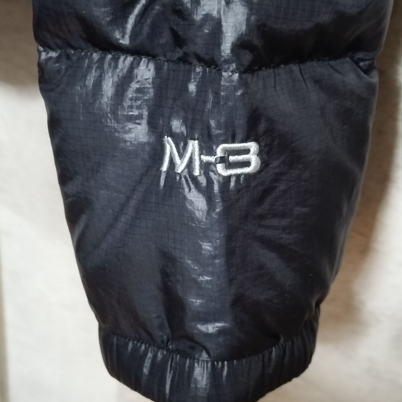 Marmot ライト ダウンジャケット M-3 Мサイズ ブラック ロゴ刺繍