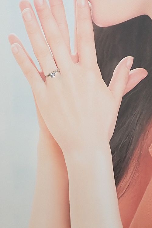 銀座ダイヤモンドシライシ ダイヤモンド ブルーミン リング  