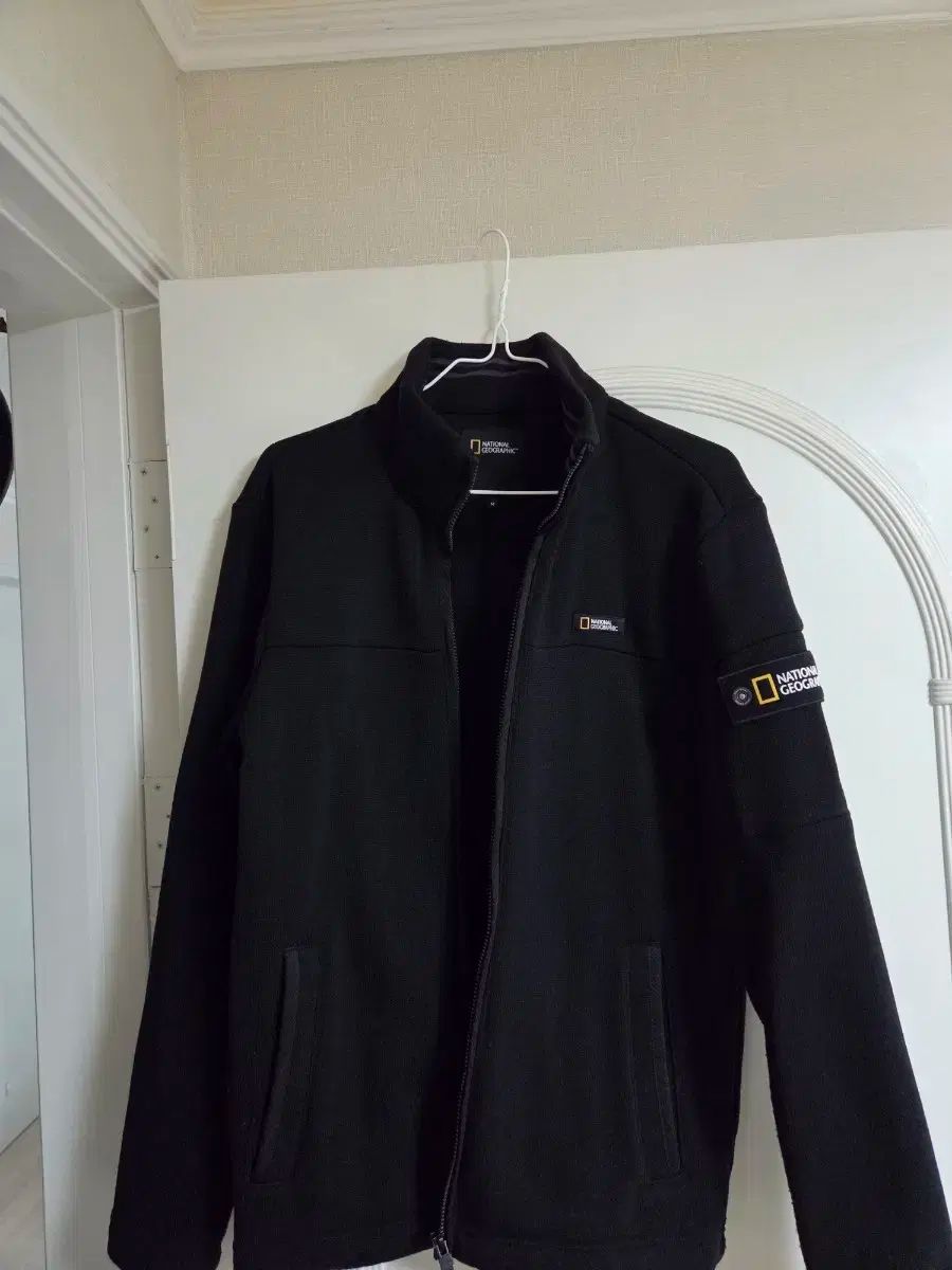 ナショナルジオグラフィック 黒色
