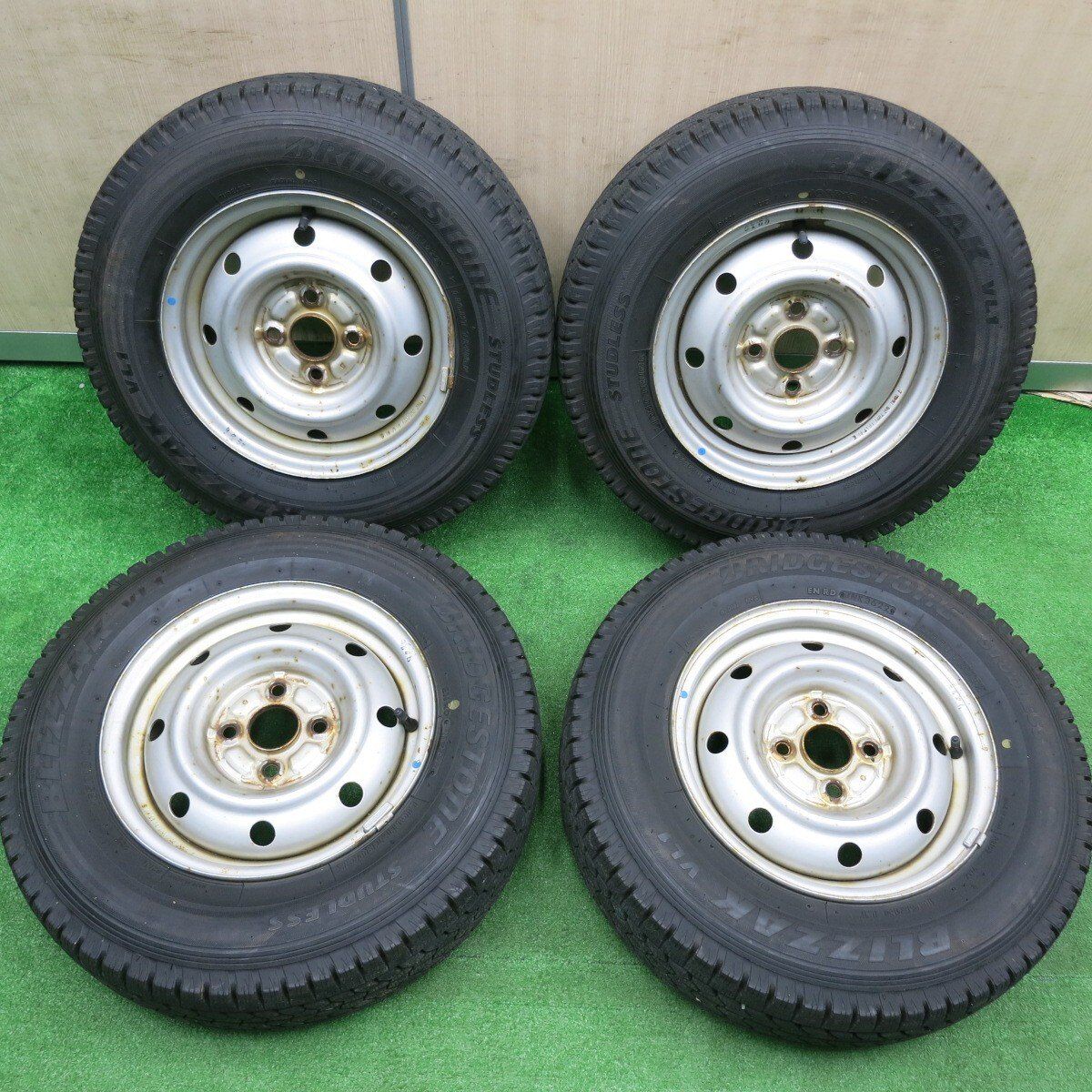ブリヂストン スタッドレスホイール13インチ×4 165r13 2023製造 g05-4h-vrx3.jpg