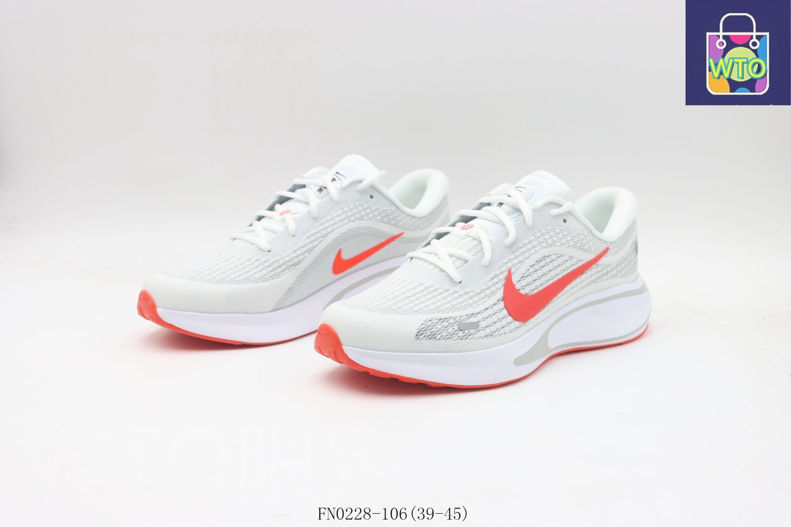 Nike ランニングシューズ 26センチ ホワイト/レッド 楽天市場】ナイキ ランニングシューズ 白（カラーレッド