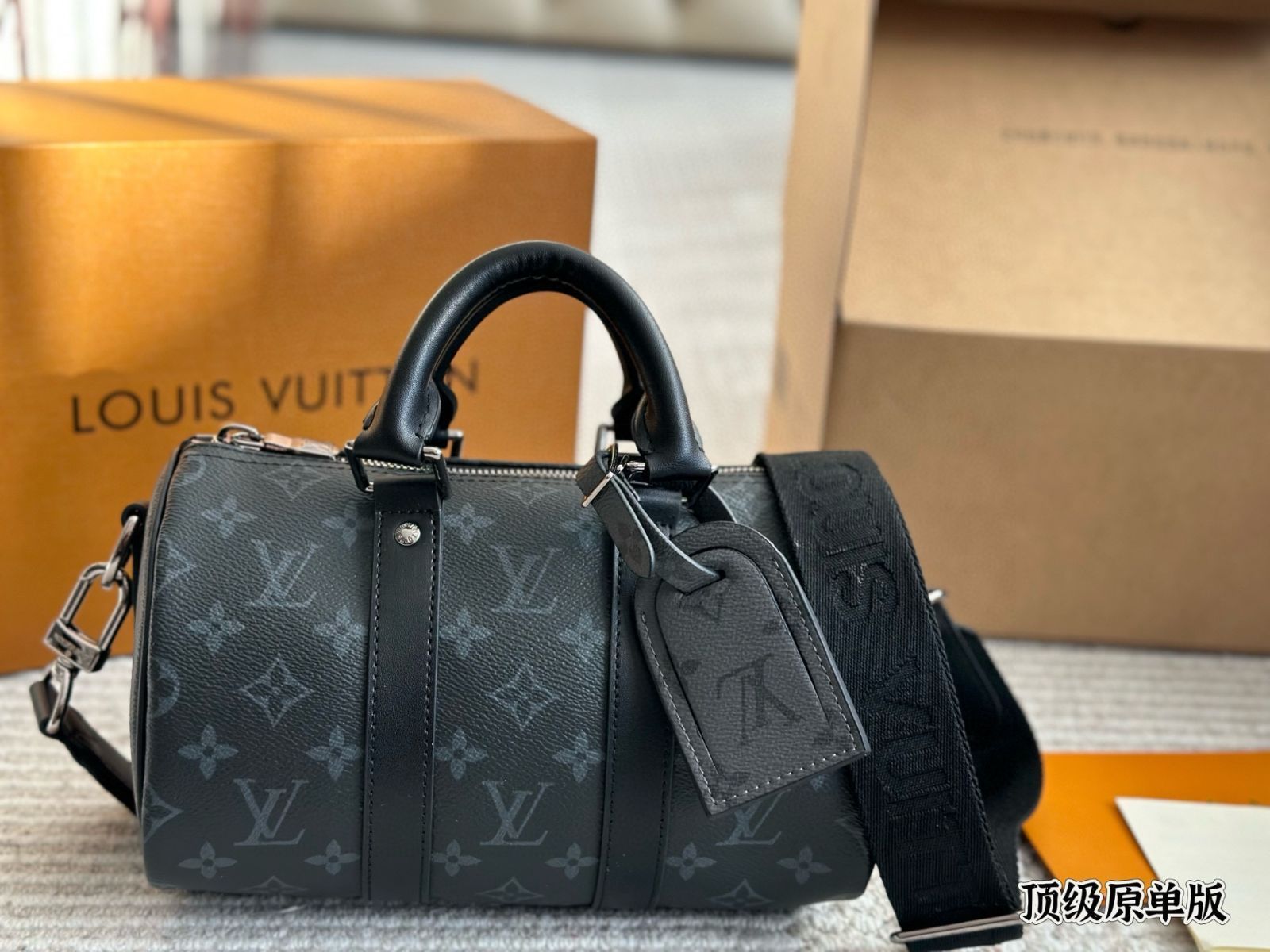 ✨新品未使用・箱付き✨ LOUIS VUITTON Nigo Bear ニゴ 今日特価】LV X Nigo Keepall xs 21 Pillow Bag(ルイ・ヴィトン