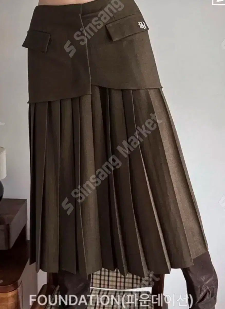 プリーツスカート