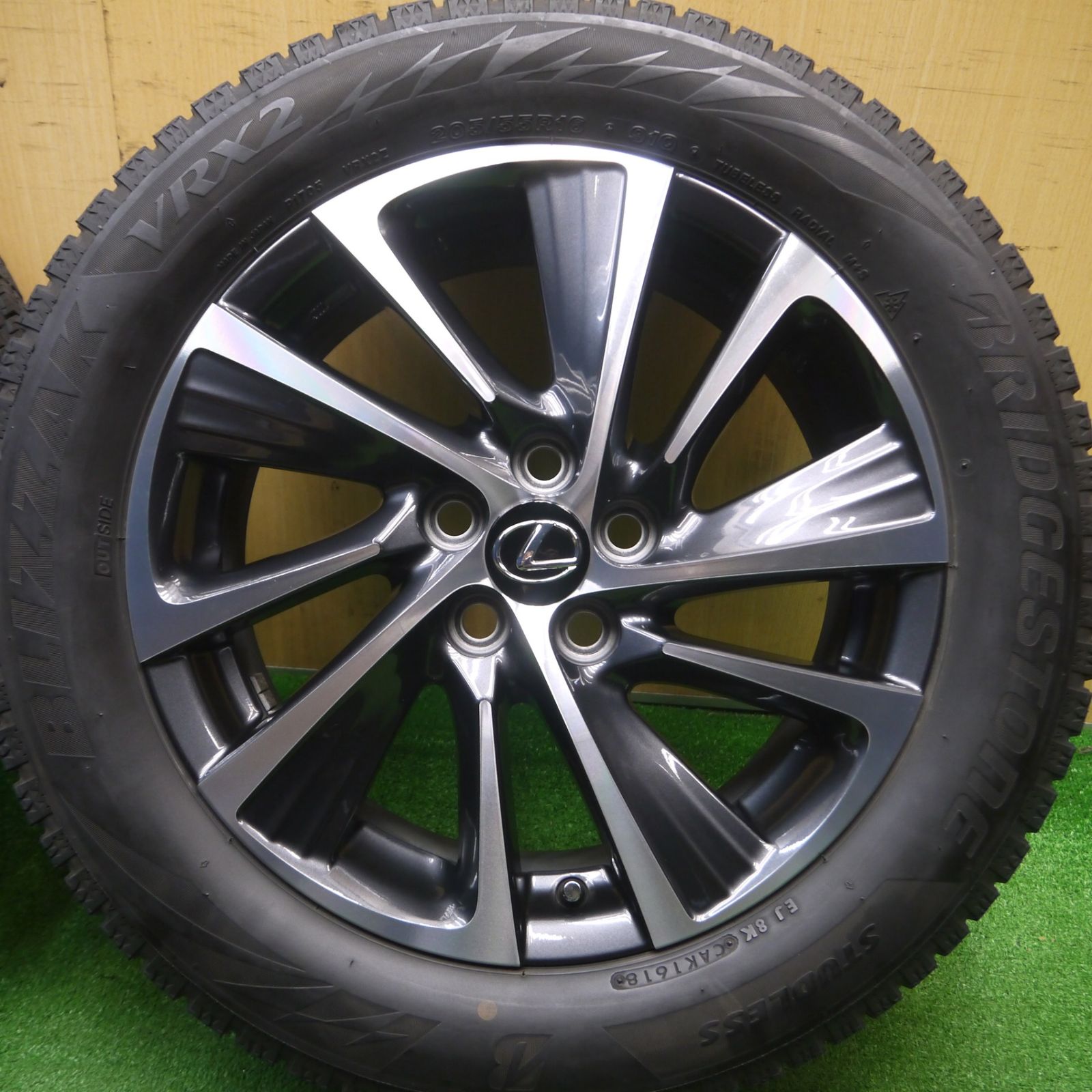 送料無料] キレイ☆レクサス CT 純正 205/55R16 スタッドレス