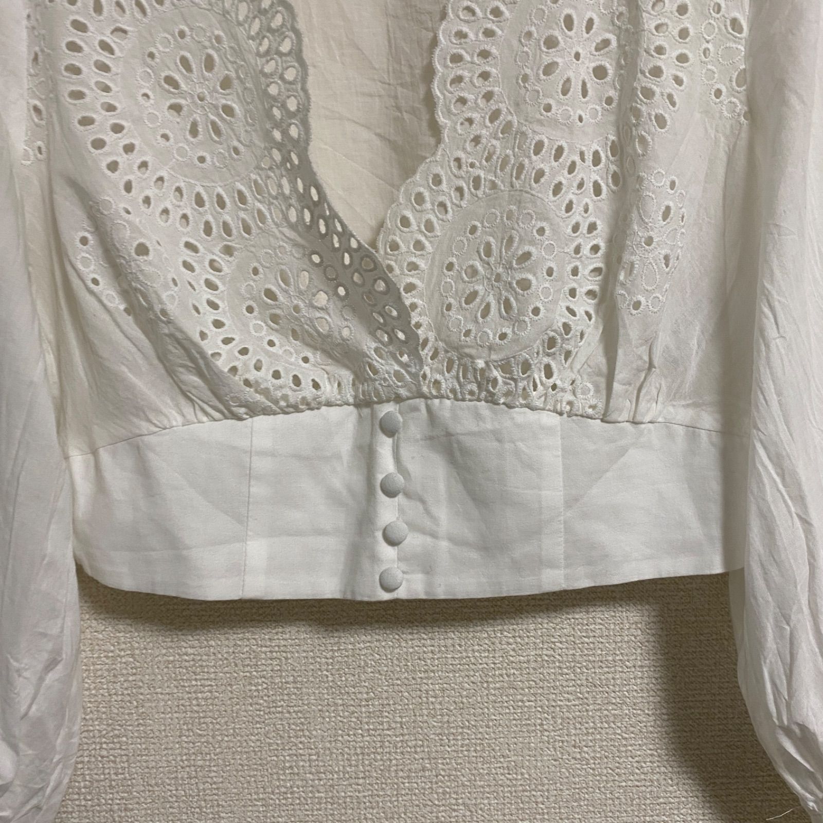 ZARA 白 トップス 透かし刺繍入り クロップド トップス カット