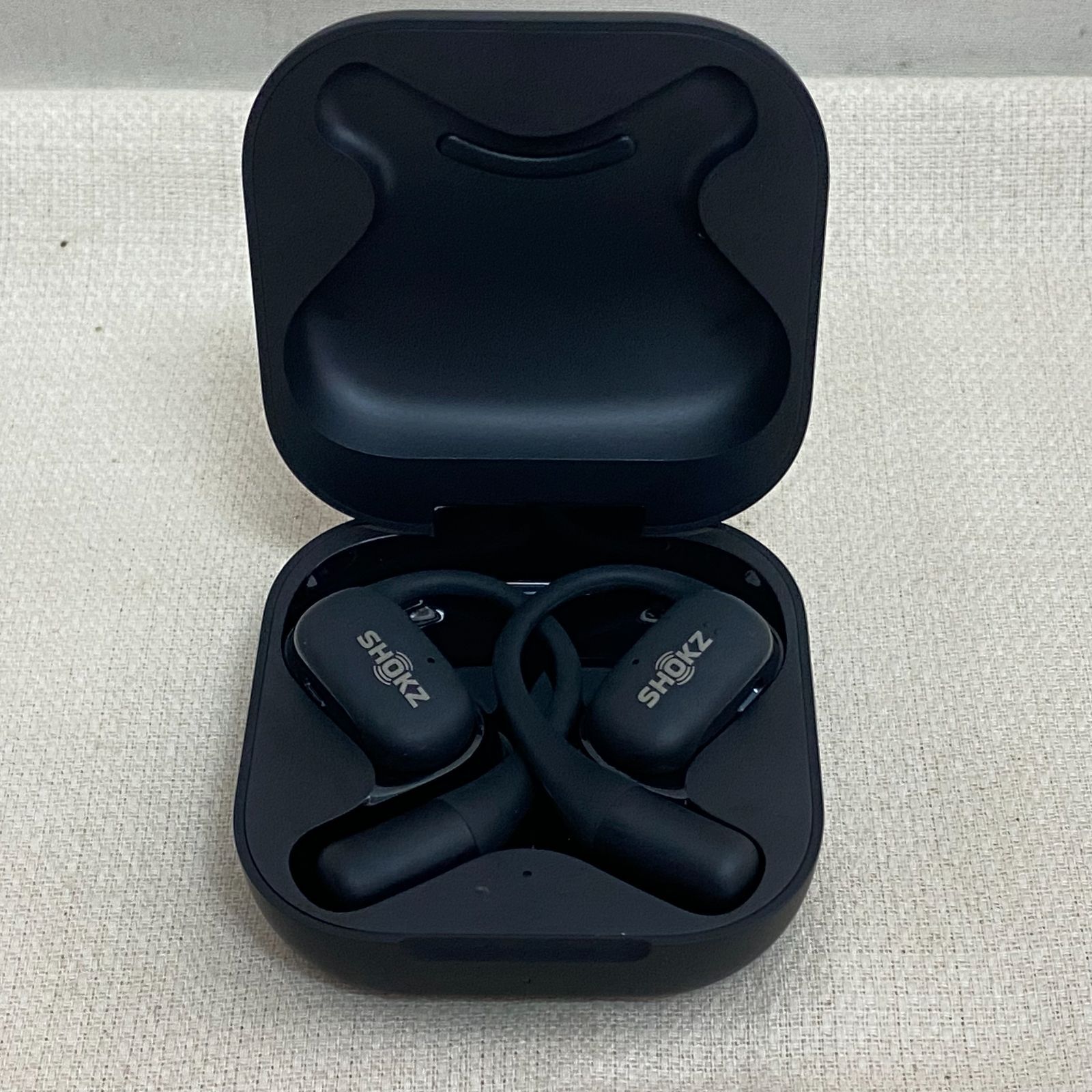 完全ワイヤレスイヤホン