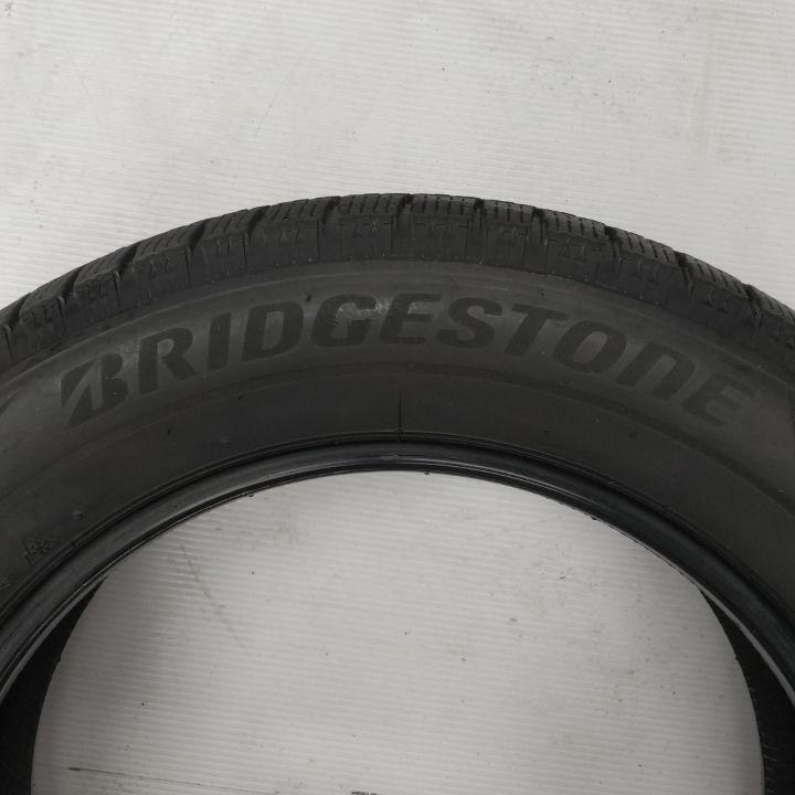 0 T 25019 スタッドレスタイヤ ブリヂストン BLIZZAK VRX 2 225 60 R 17 4本セット