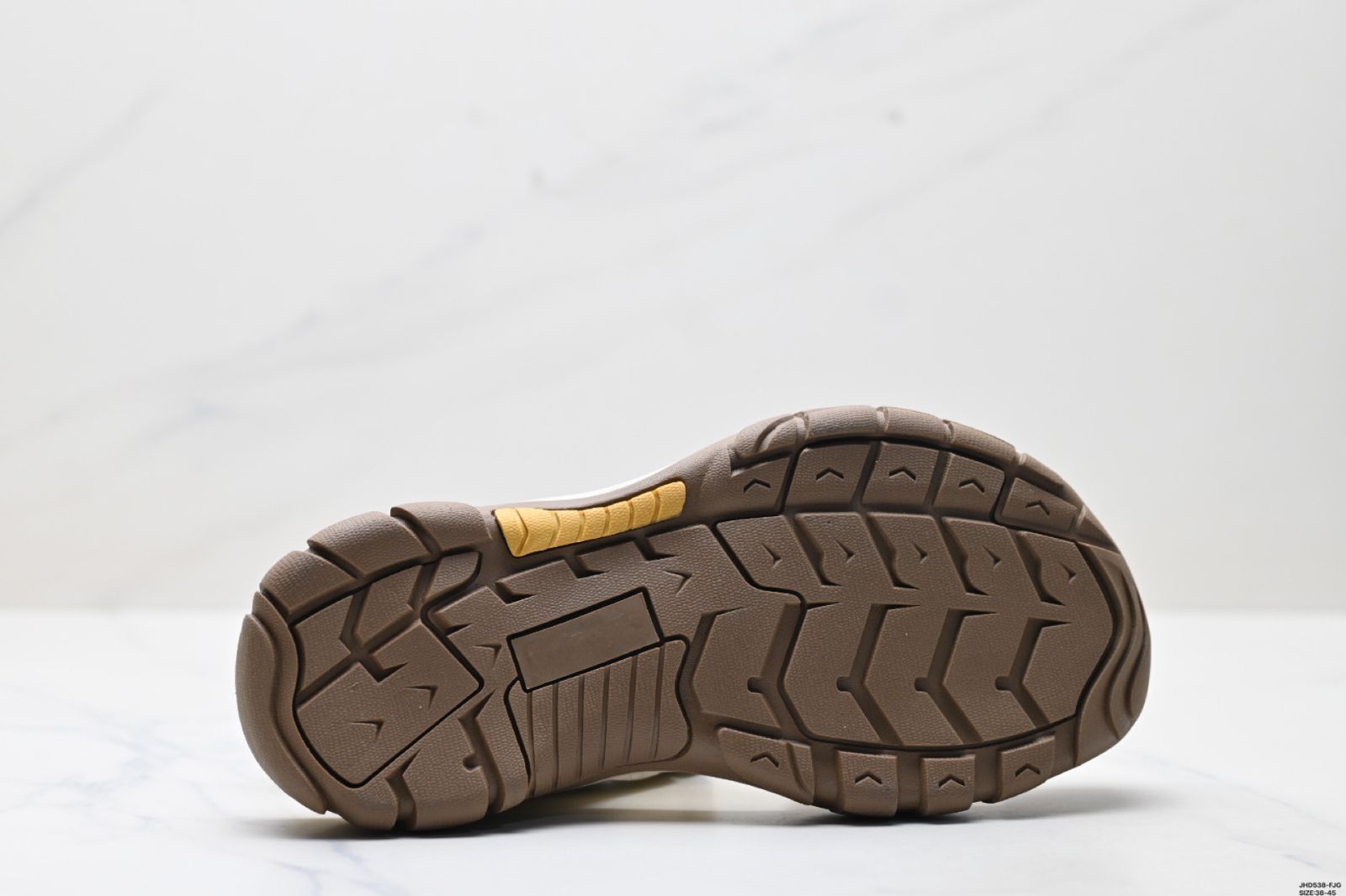 ラセン式締め付け スポーツサンダル