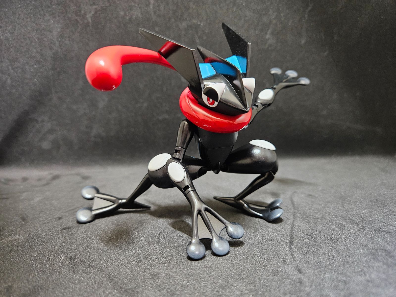 ポケプラ ゲッコウガ 色違い 塗装済み ポケプラ ゲッコウガ 色違い | 自由気ままな模型ライフ