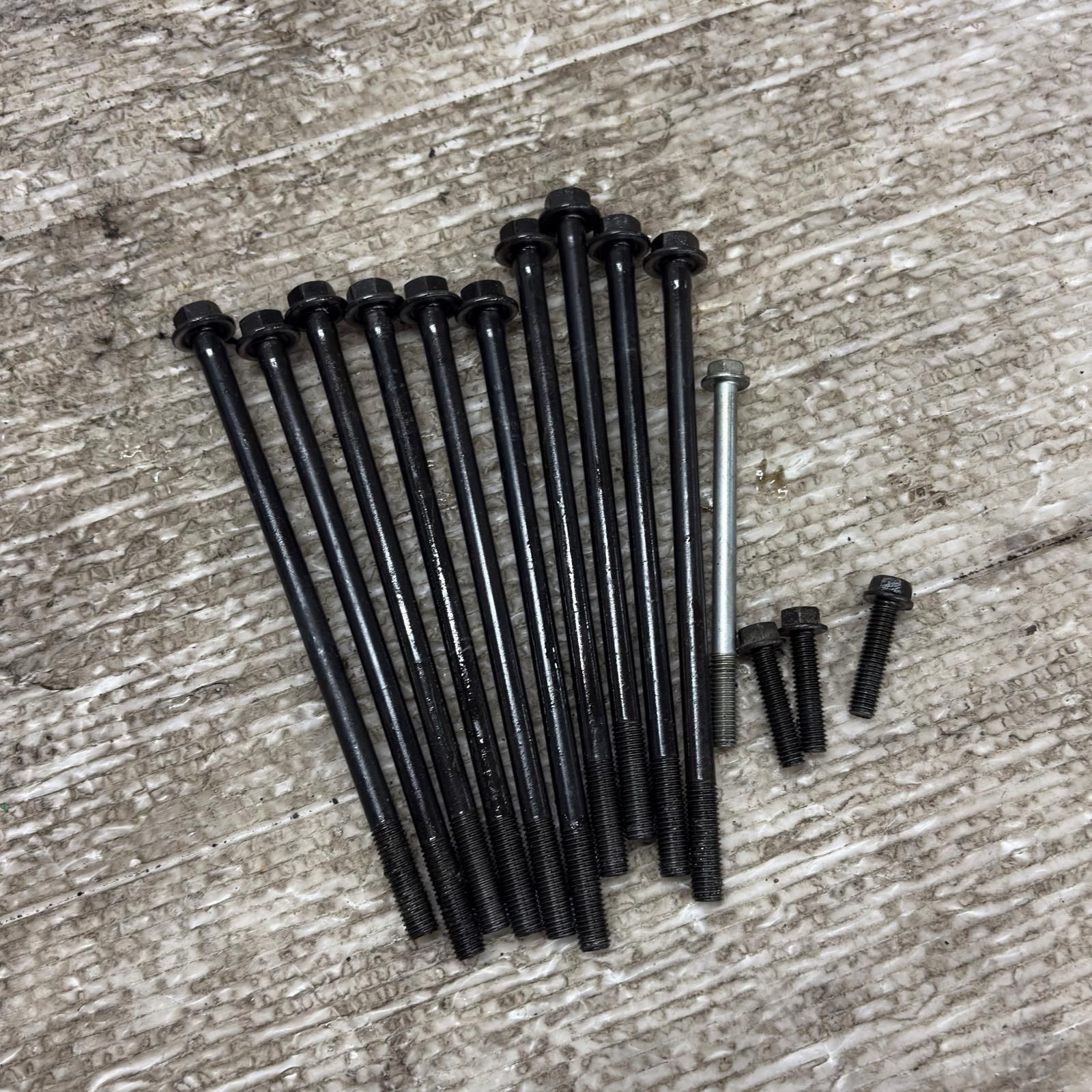 シリンダーヘッド ASSY