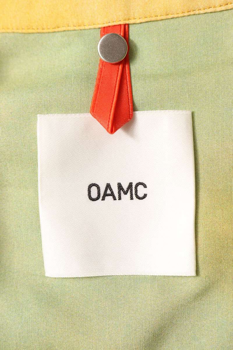 【オーエーエムシー】半袖シャツ ロゴ入り M イタリア製 オープンカラー オーエーエムシー OAMU601566 グラデーションロゴ刺繍オープン