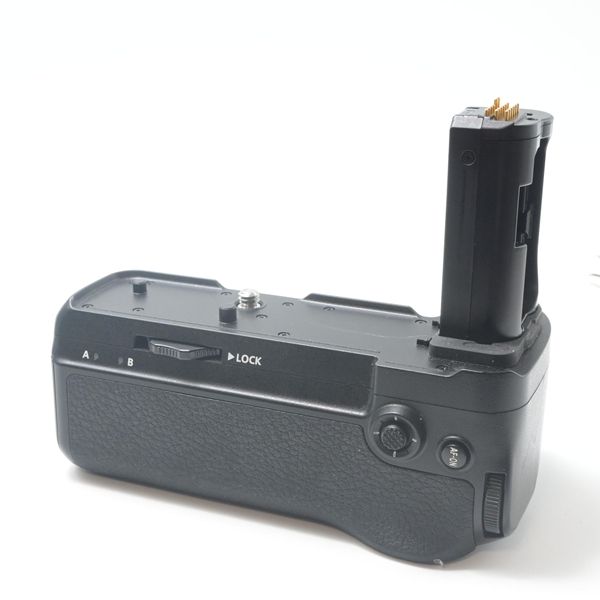 ニコン Nikon MB-N11 マルチパワーバッテリーパック - メルカリ ニコン Nikon MB-N11 マルチパワーバッテリーパック - メルカリ