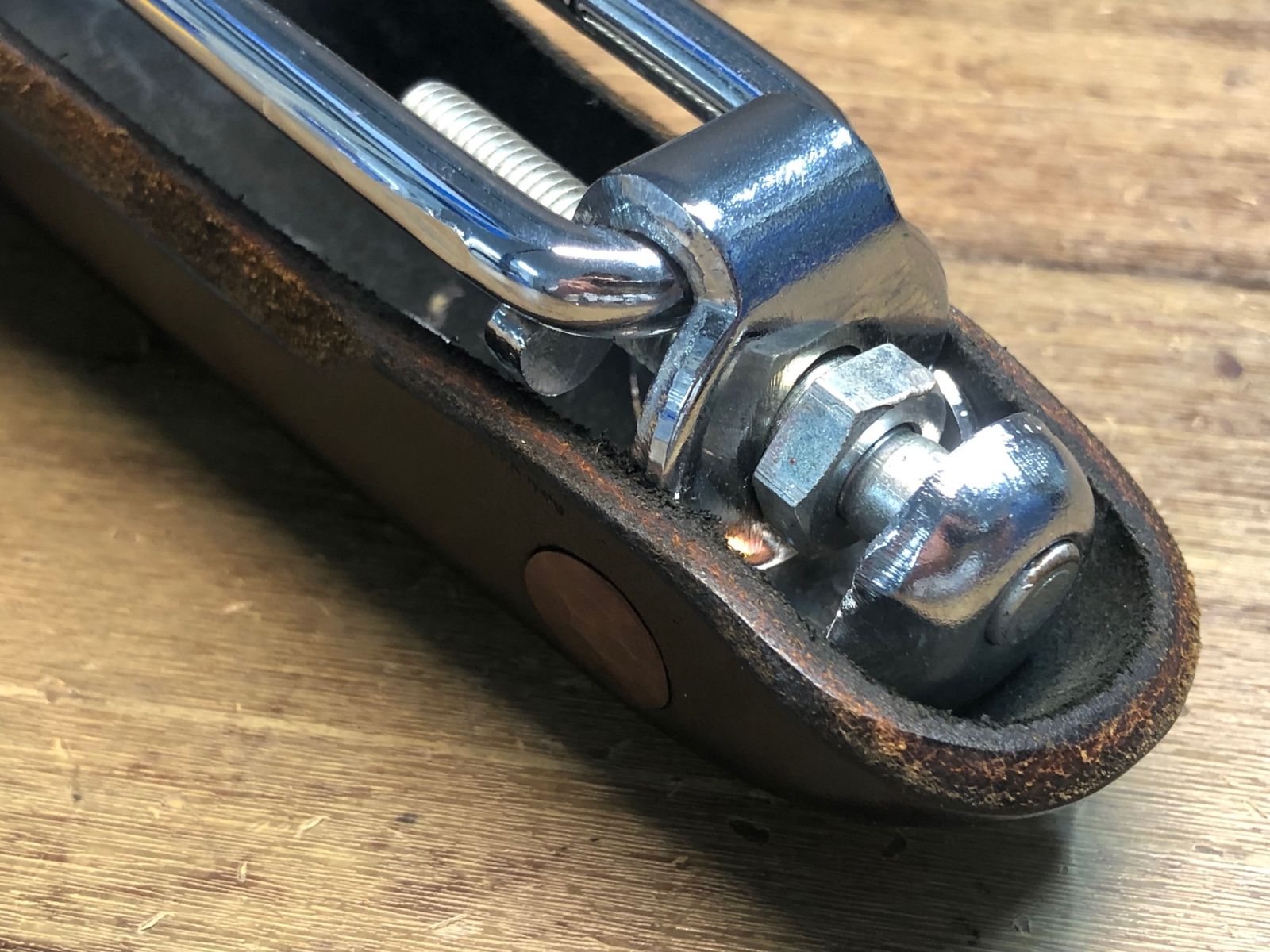 サドル ブラック