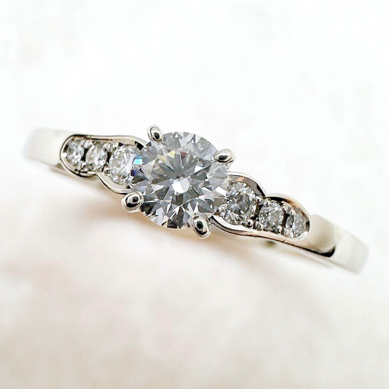 美品🌟NIWAKA 俄 花麗 HANAURARA ダイヤモンド 0.23ct プラチナ リング 約13.5号 U - メルカリ