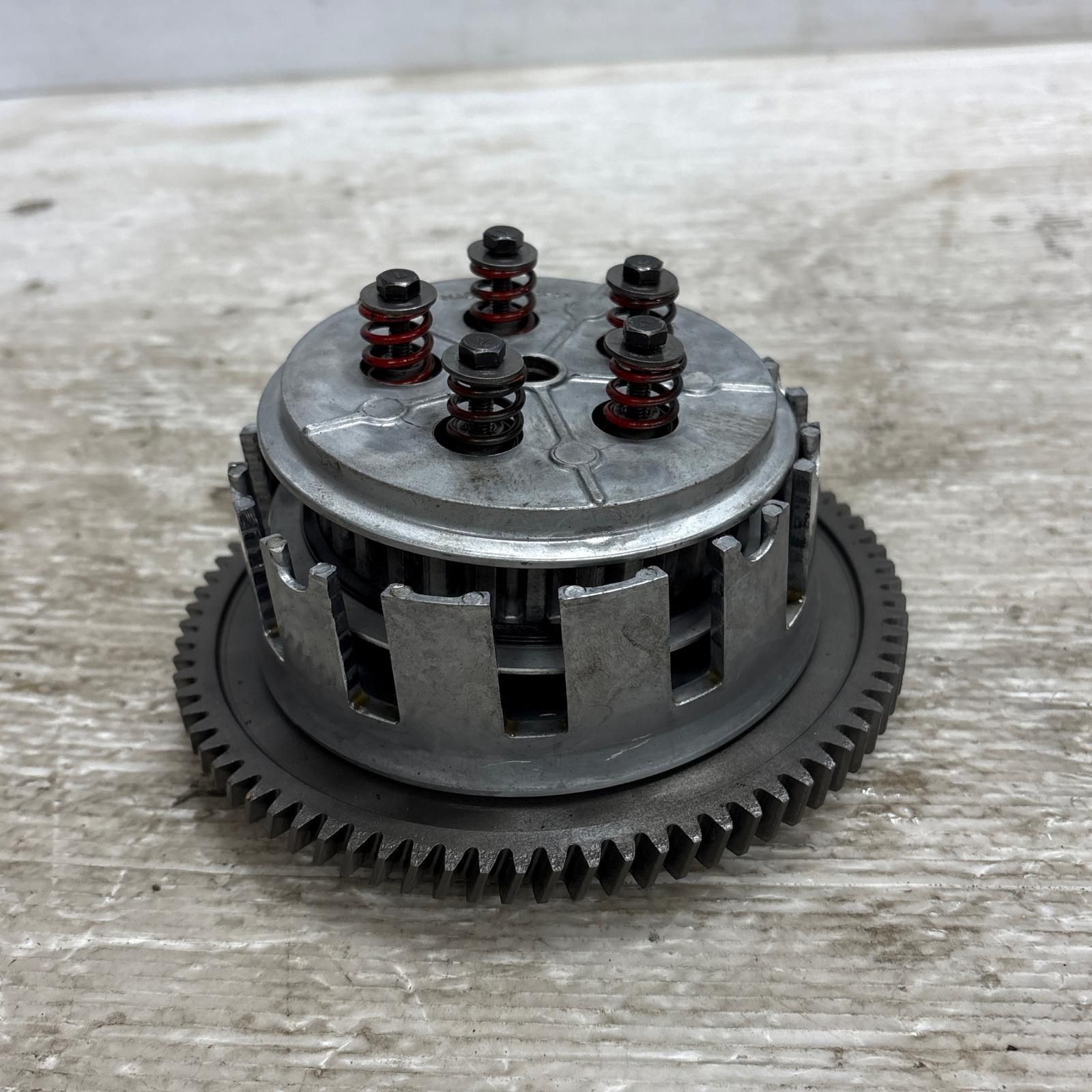 クラッチハウジング スズキ