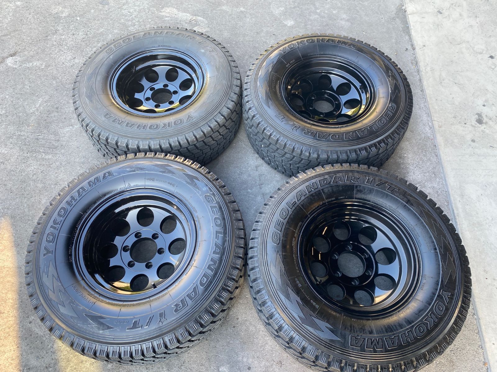 ジムライン １６インチ アルミ ホイール YOKOHAMA 285 75R16 スタッドレス ランクル