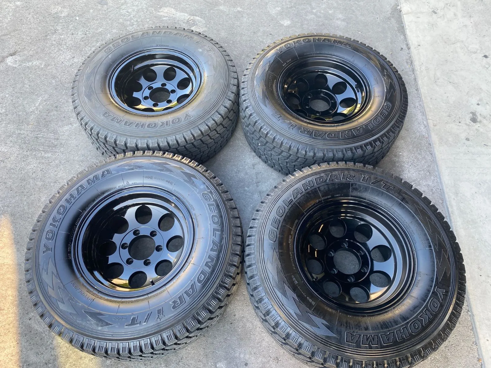 2025年最新】285/75R16 スタッドレスの人気アイテム - メルカリ