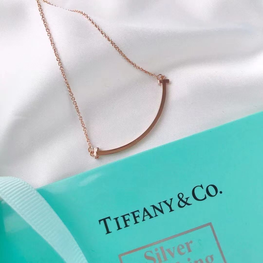 ✨新品✨TIFFANYティファニーT スマイル ネックレス シルバー - メルカリ