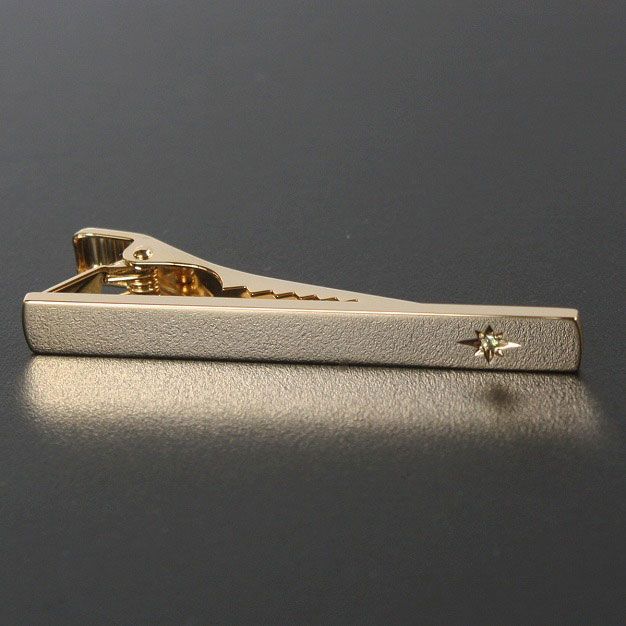 鎌倉カフス工房 8月の誕生石 ゴールドペリドットネクタイピン（タイバー）