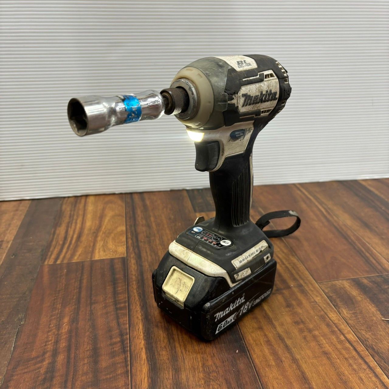 未使用 マキタ 充電式インパクトドライバ TD170DRGXW 18V 6.0Ah