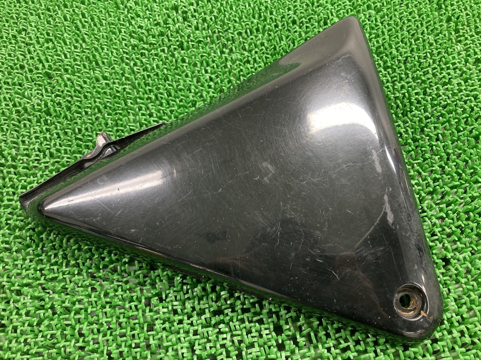 CB400SF サイドカバー 右 黒 MY9 ホンダ 純正 中古 バイク 部品 MC31 修復素材に コケキズ無し 品薄 希少品 車検 Genuine