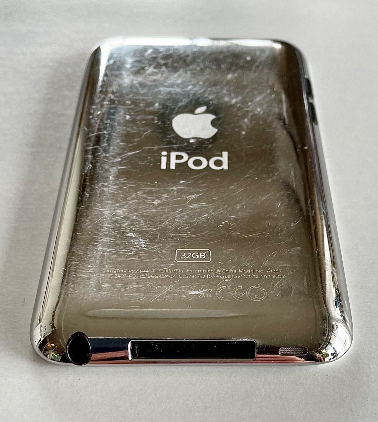 iPod Touch 第４世代 32GB MC544J A
