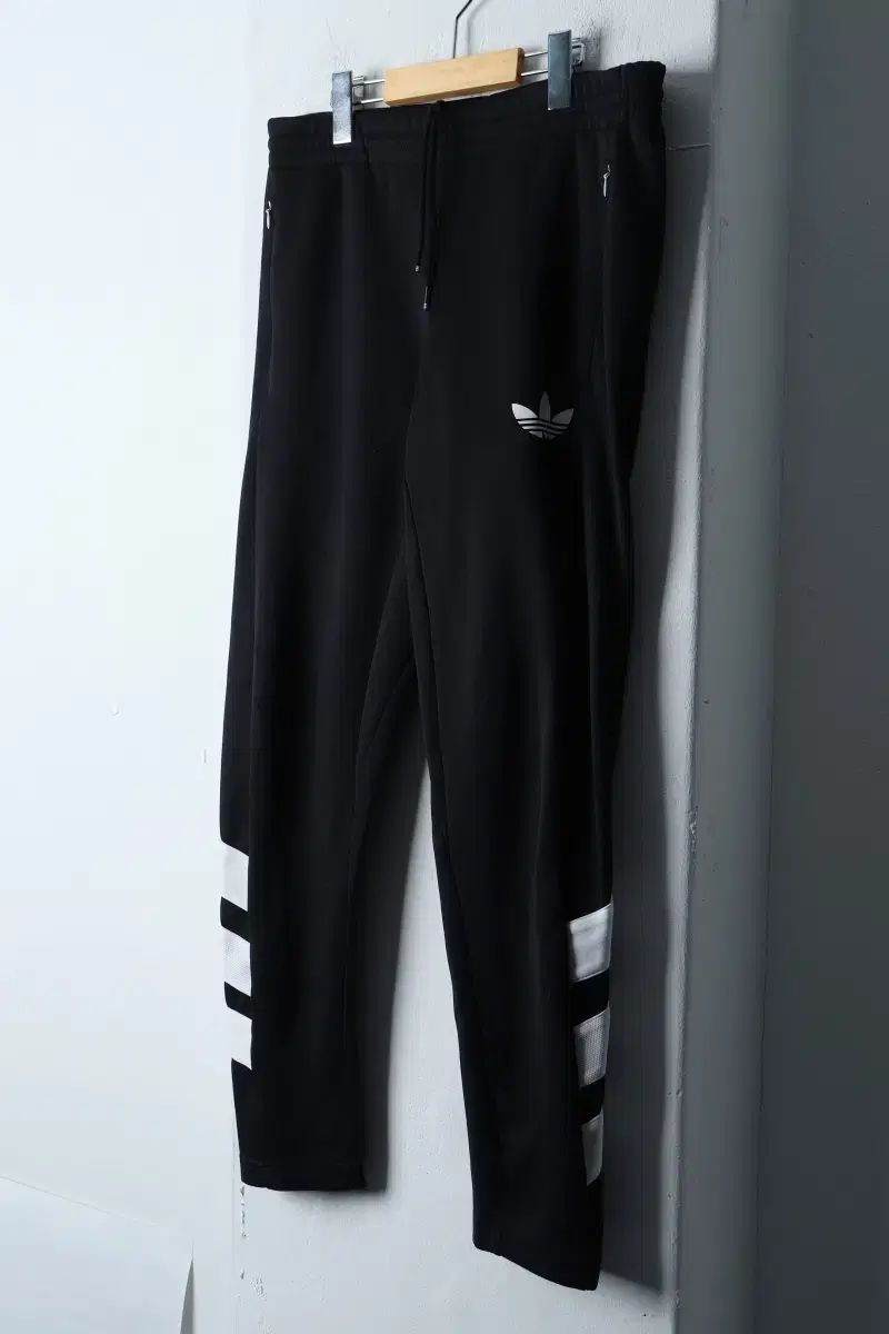 （ L ） adidas(アディダス) トレーニングウェア パンツ 黒 スリムフィット 限定版- 1500