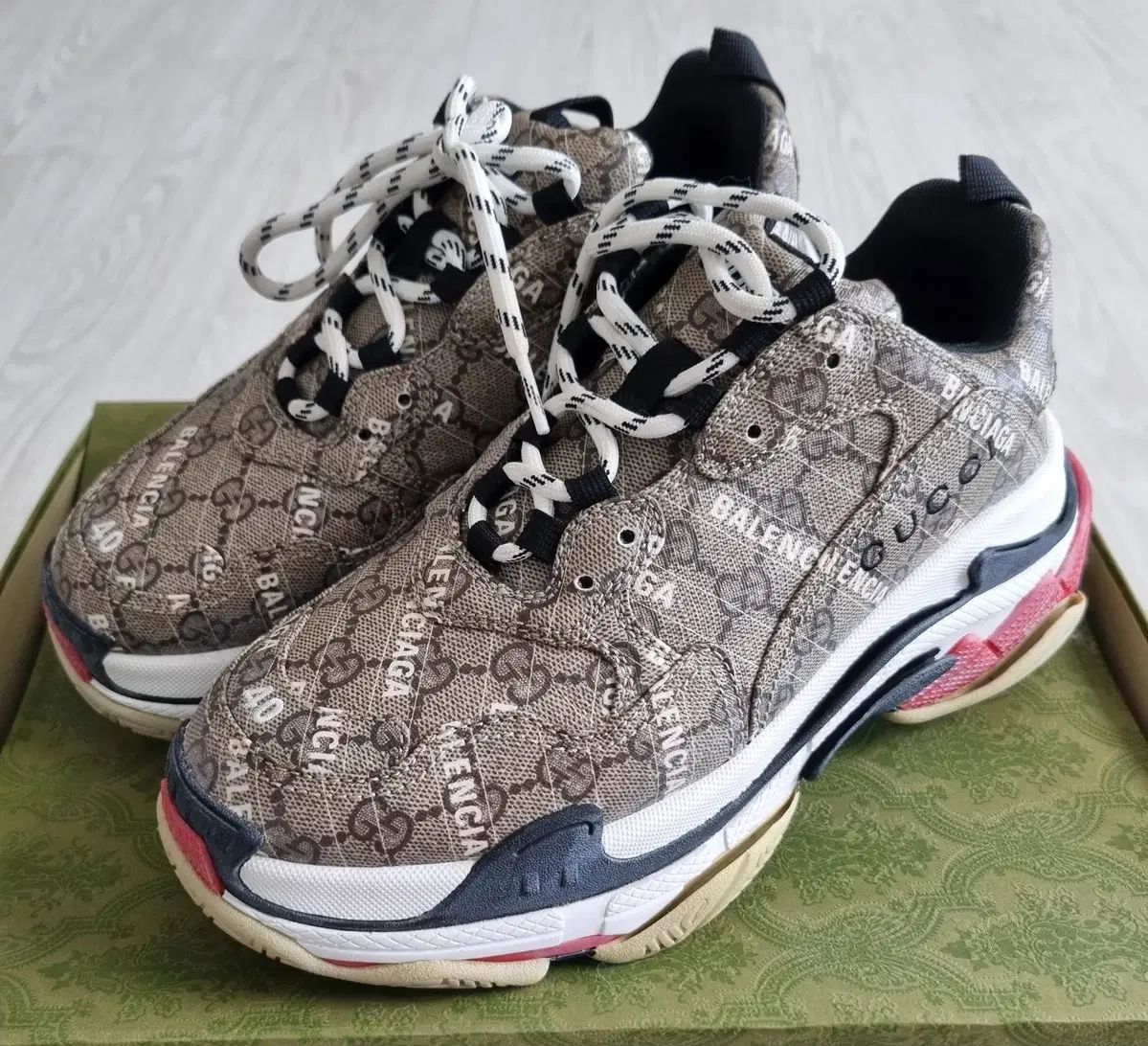 ほぼ新品 BALENCIAGA(バレンシアガ) GUCCI(グッチ) ハッカー