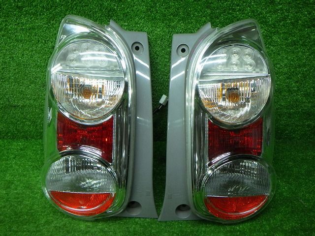 トヨタ　KGC30/35　パッソ　LED OK　テールレンズ　左右セット　220-51004　230530192