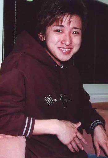 中古】生写真(ジャニーズ) 嵐/大野智/上半身・座り・衣装赤茶・体