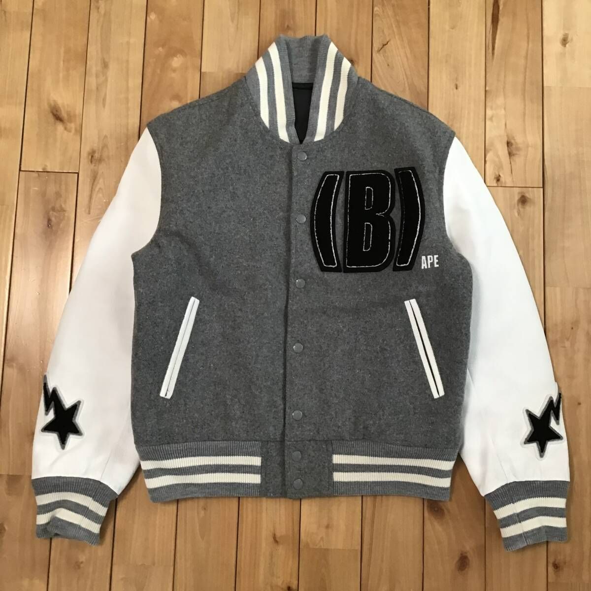 5984【スタッフ限定】アベイシングエイプ☆ワッペン付きレザースタジャン 青山 5984【スタッフ限定】アベイシングエイプ☆ワッペン付きレザー