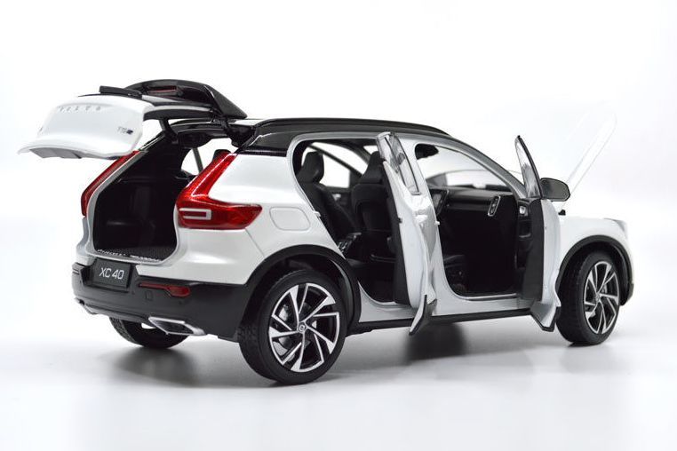 ボルボ特注 Paudi ボルボ Volvo XC40 R-DESIGN 1/18 ボルボ特注 Paudi model 1/18 ボルボ Volvo XC40 R-DESIGN