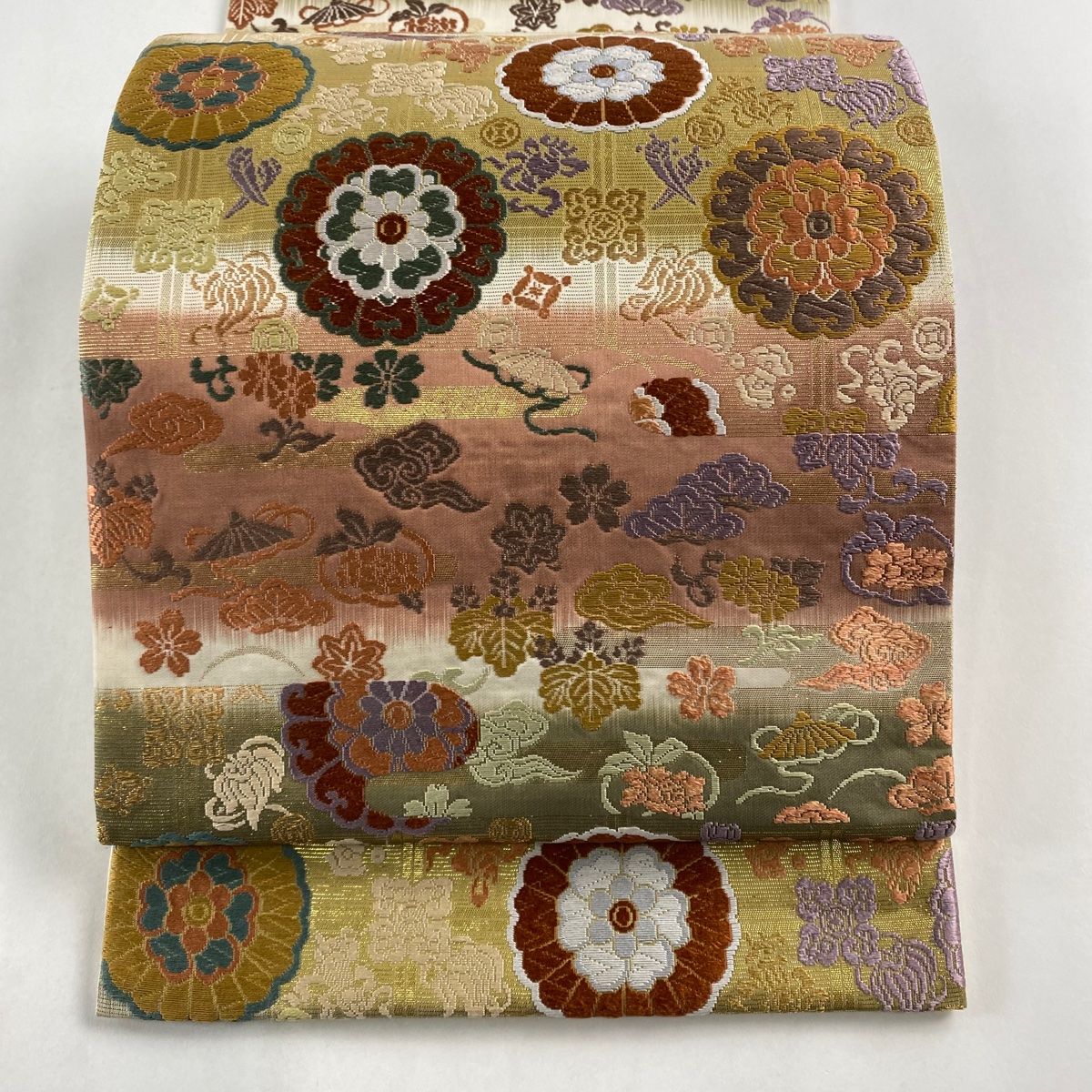 袋帯 美品 名品 華文 宝尽くし 箔 金糸 金色 お太鼓柄 正絹 中古 袋帯 美品 秀品 華文 花唐草 金糸 箔 金色 六通 正絹 中古