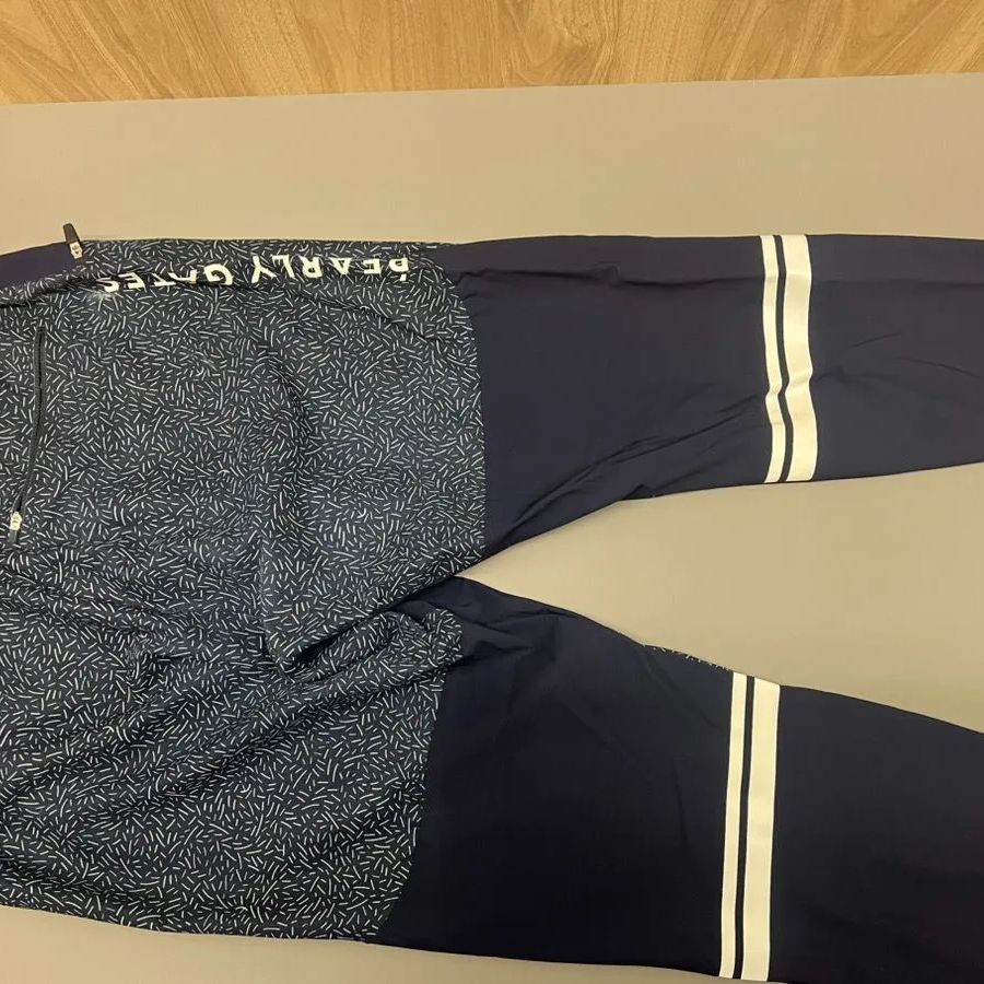 パーリーゲイツ　パンツ　黒　7分丈　3