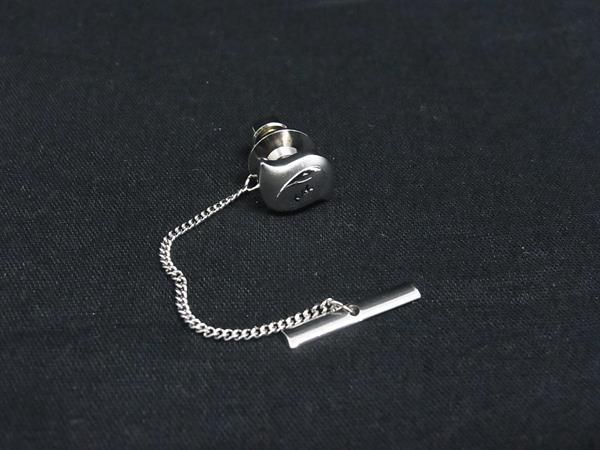 美品 YVES SAINT LAURENT サンローラン YSL ネクタイ ピン Yves Saint Laurent - YSL イヴサンローラン ネクタイピン ロゴ