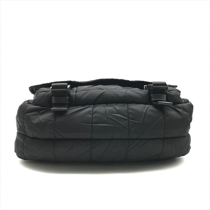 良品 PRADA プラダ 三角ロゴ プレート メッセンジャー ショルダー バッグ ナイロン キルティング ブラック k2969 良品 PRADA プラダ 三角ロゴ プレート メッセンジャー ショルダー