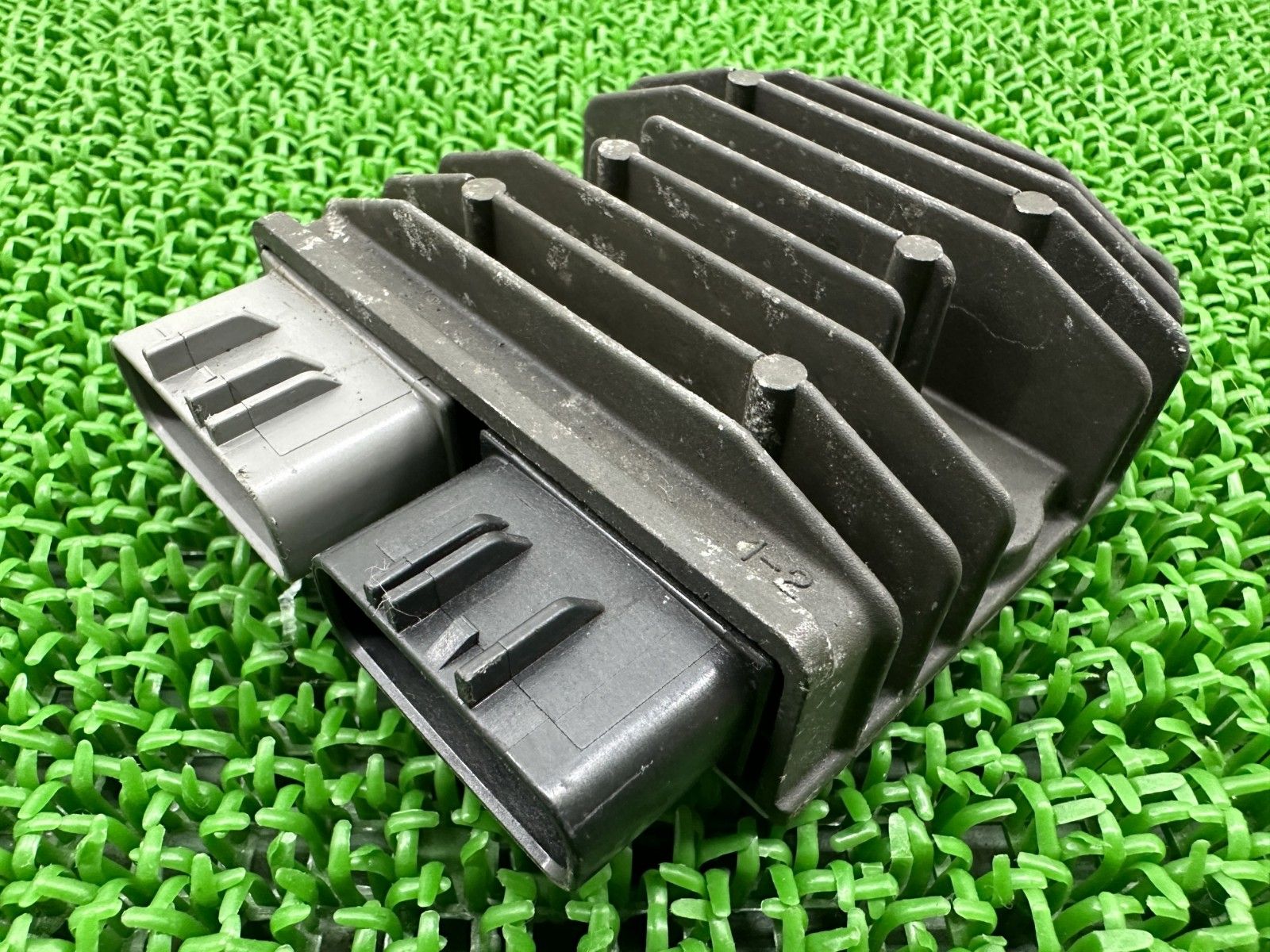 MT-07 レギュレター ヤマハ 純正 中古 バイク 部品 RM07J 5ピン ボルト BOLT レギュレーター 車検 Genuine 93