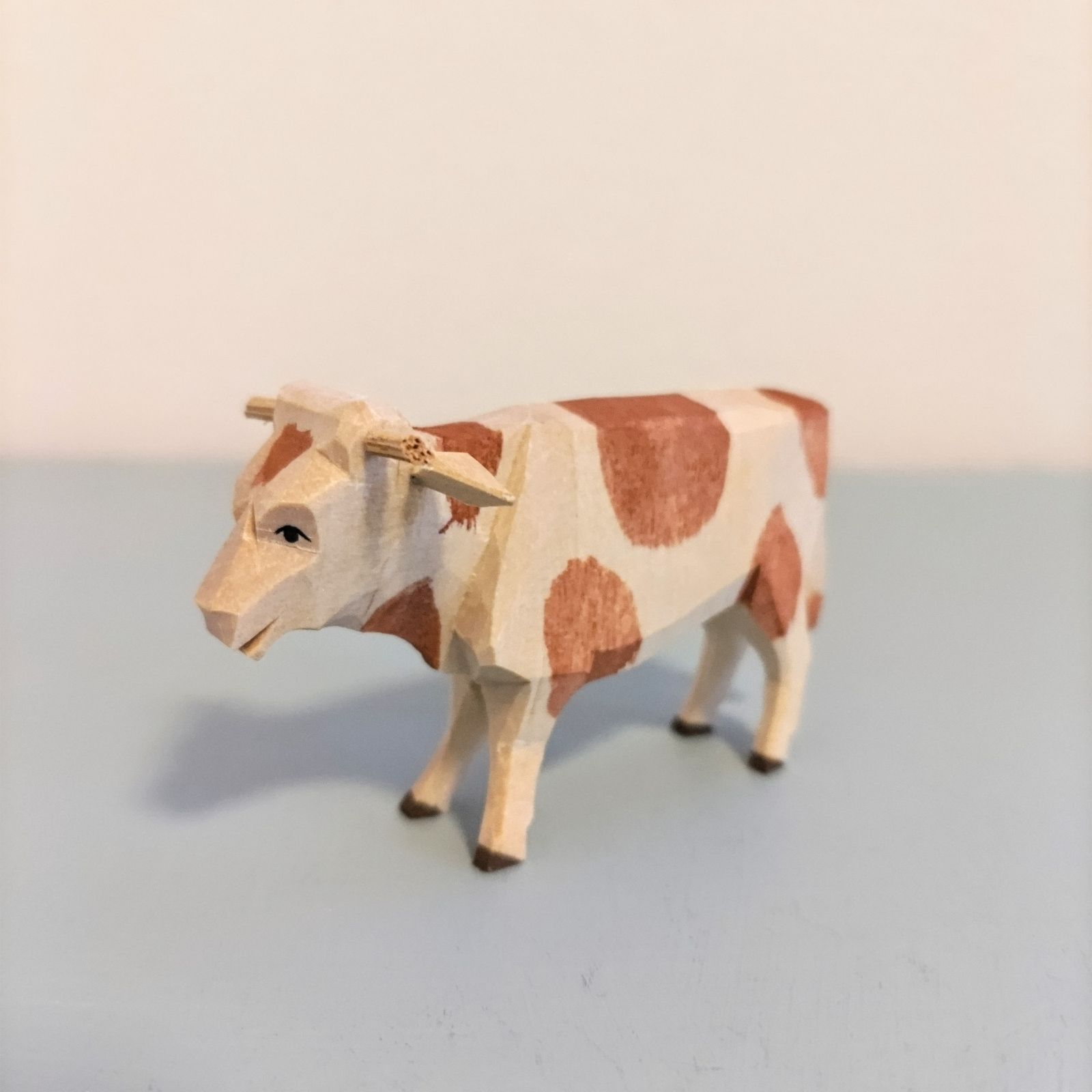 ドイツ ヘルビッヒ工房 ドイツ工芸品 牛 木彫り 木製 ヘルビッヒ工房 ドイツ雑貨 - メルカリ