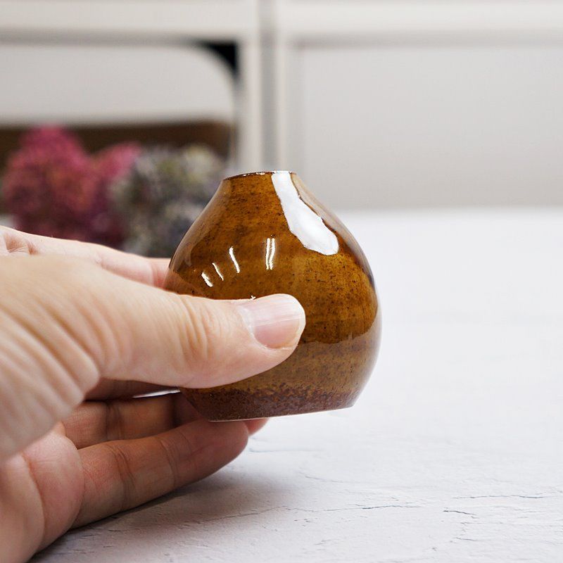 一輪挿し 陶器 有田焼 作家 新品未使用 丸型飴 花瓶 - メルカリ