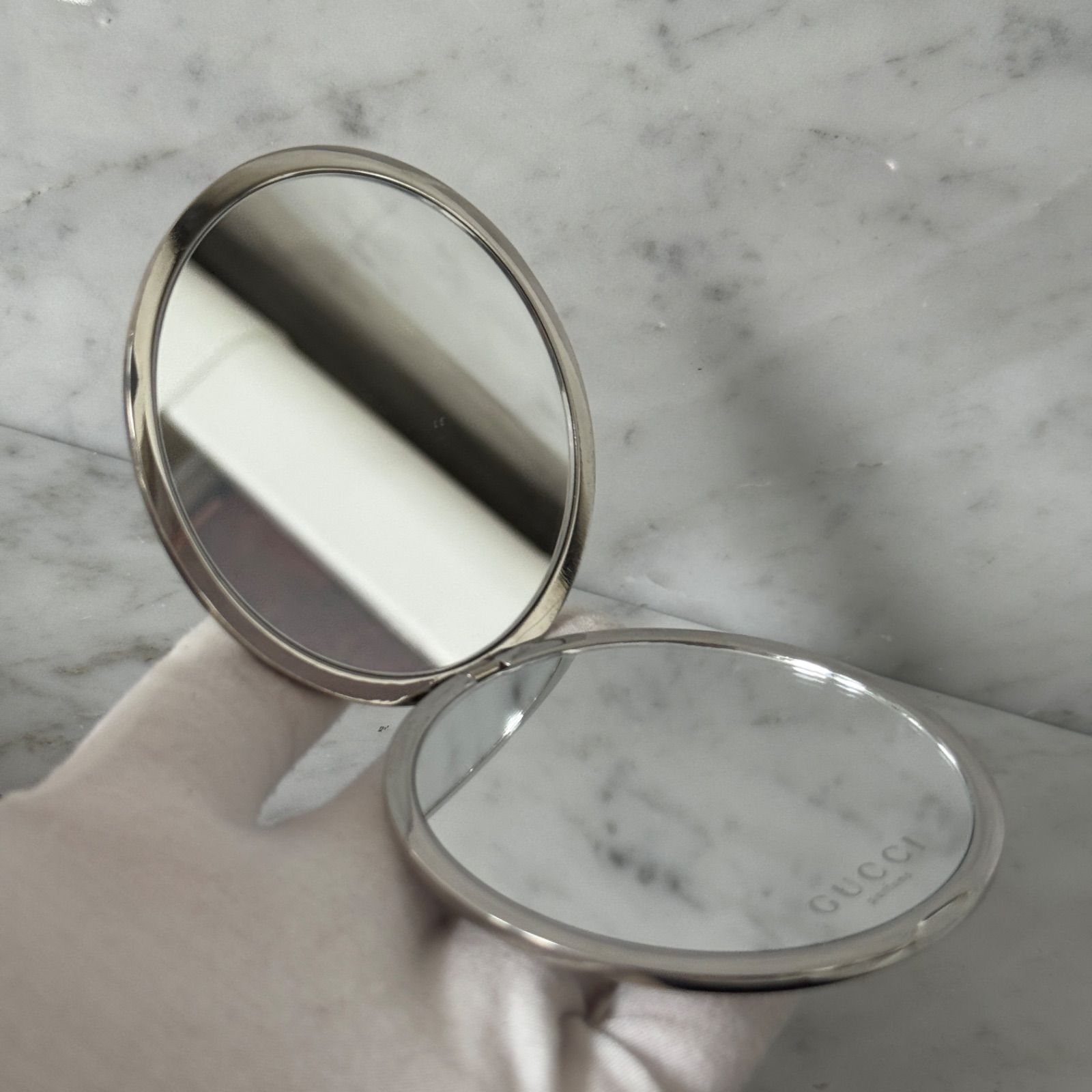 【新品未使用】GUCCI キーホルダー、コンパクトミラー ☆ギフトOK☆】GUCCI キーチェーン (GUCCI/キーホルダー