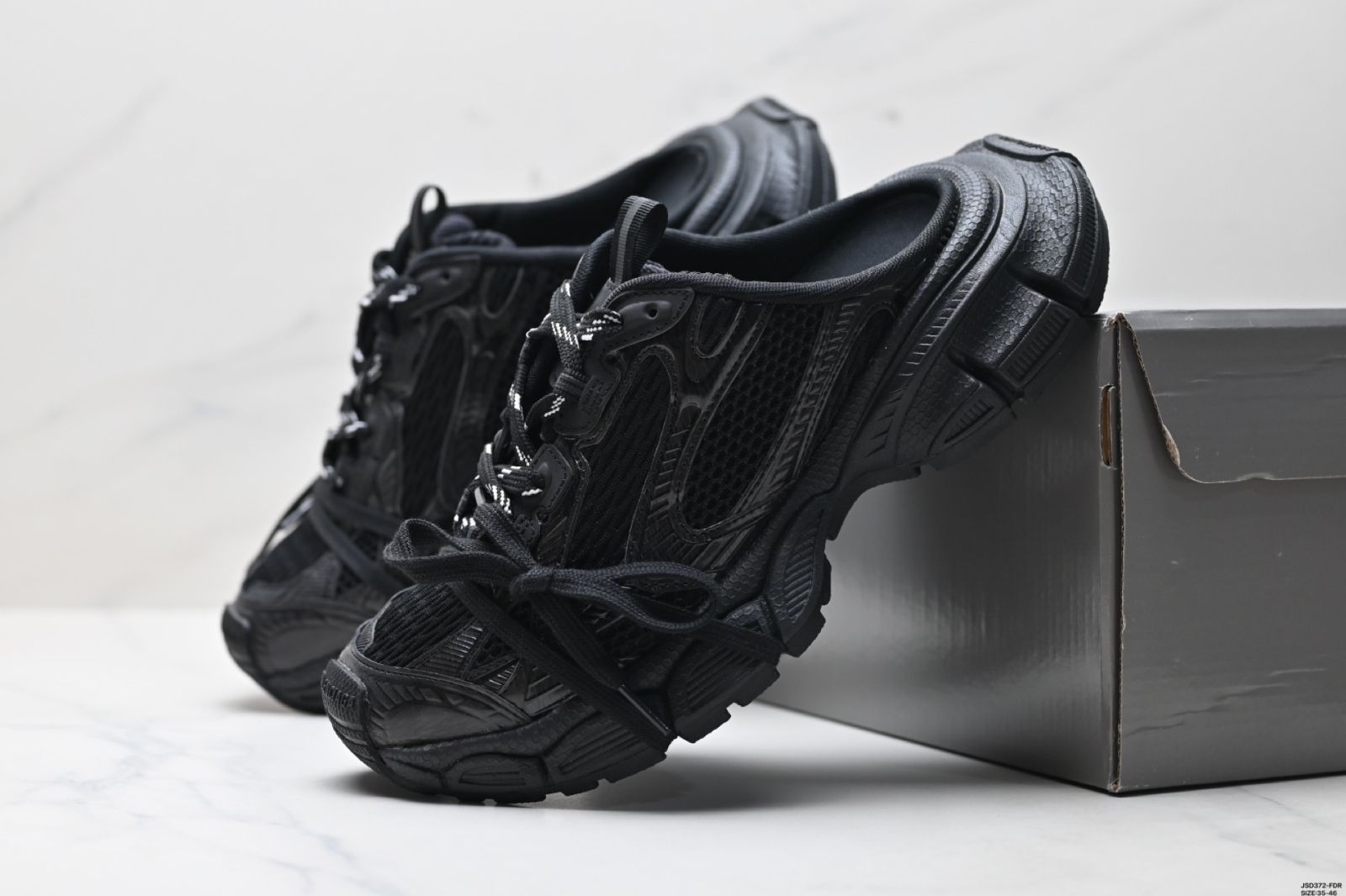 バレンシアガ（Balenciaga）3XL Mule 革（かわ）製（せい