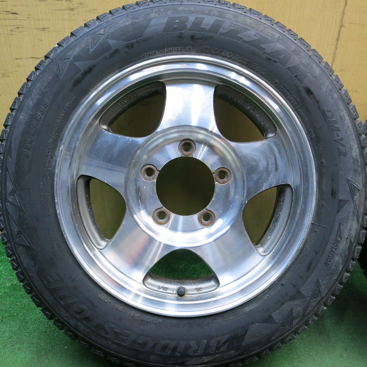 ジムニーに☆ BS DM-V2 175/80R16 深溝4本 ホイール付き 深溝！ジムニーサイズ！ブリヂストンブリザックＤＭ－Ｖ2 175⁄80R16 4
