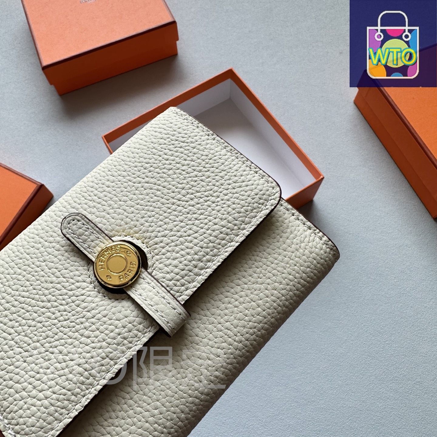 シンプルデザインで百搭性に優れる-WTO輸入2