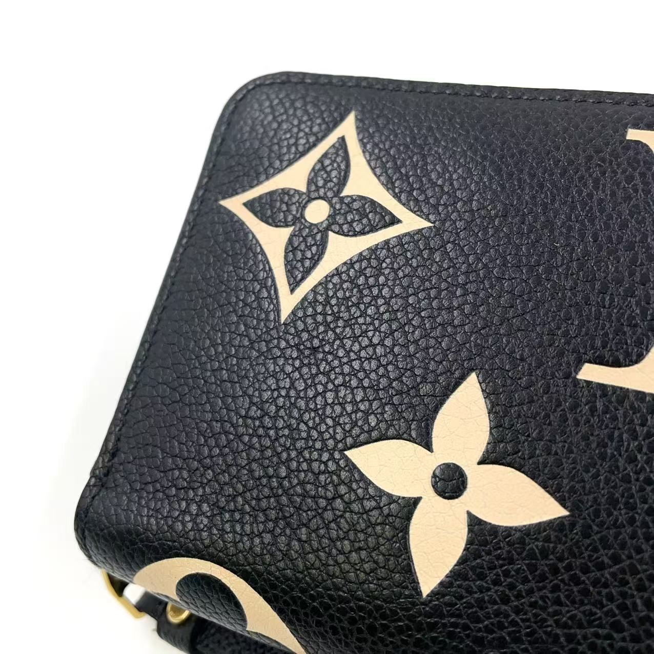 モノグラムアンプラント バイ