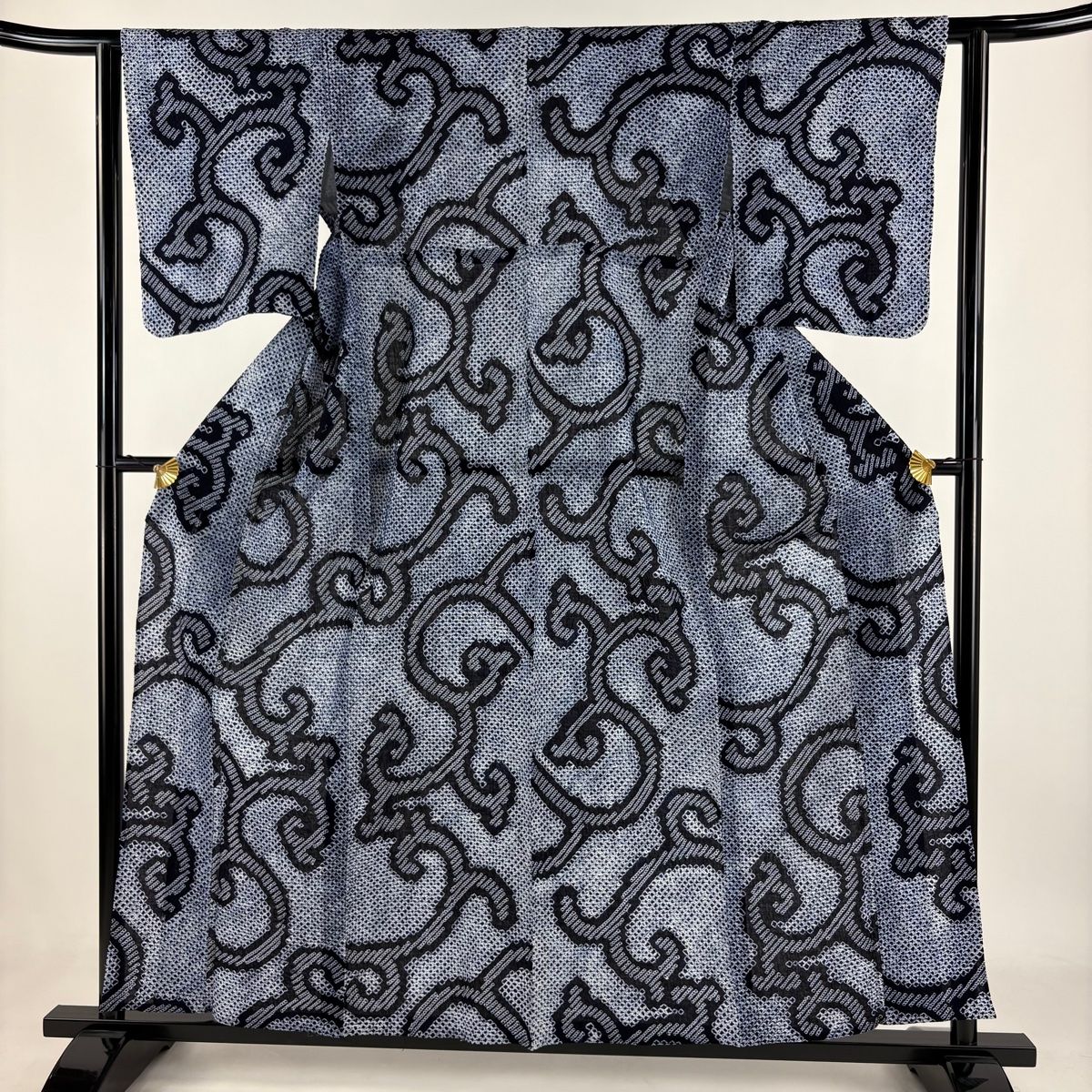 浴衣 身丈158cm 裄丈61cm S 絞り浴衣 唐草 紺色 綿 名品