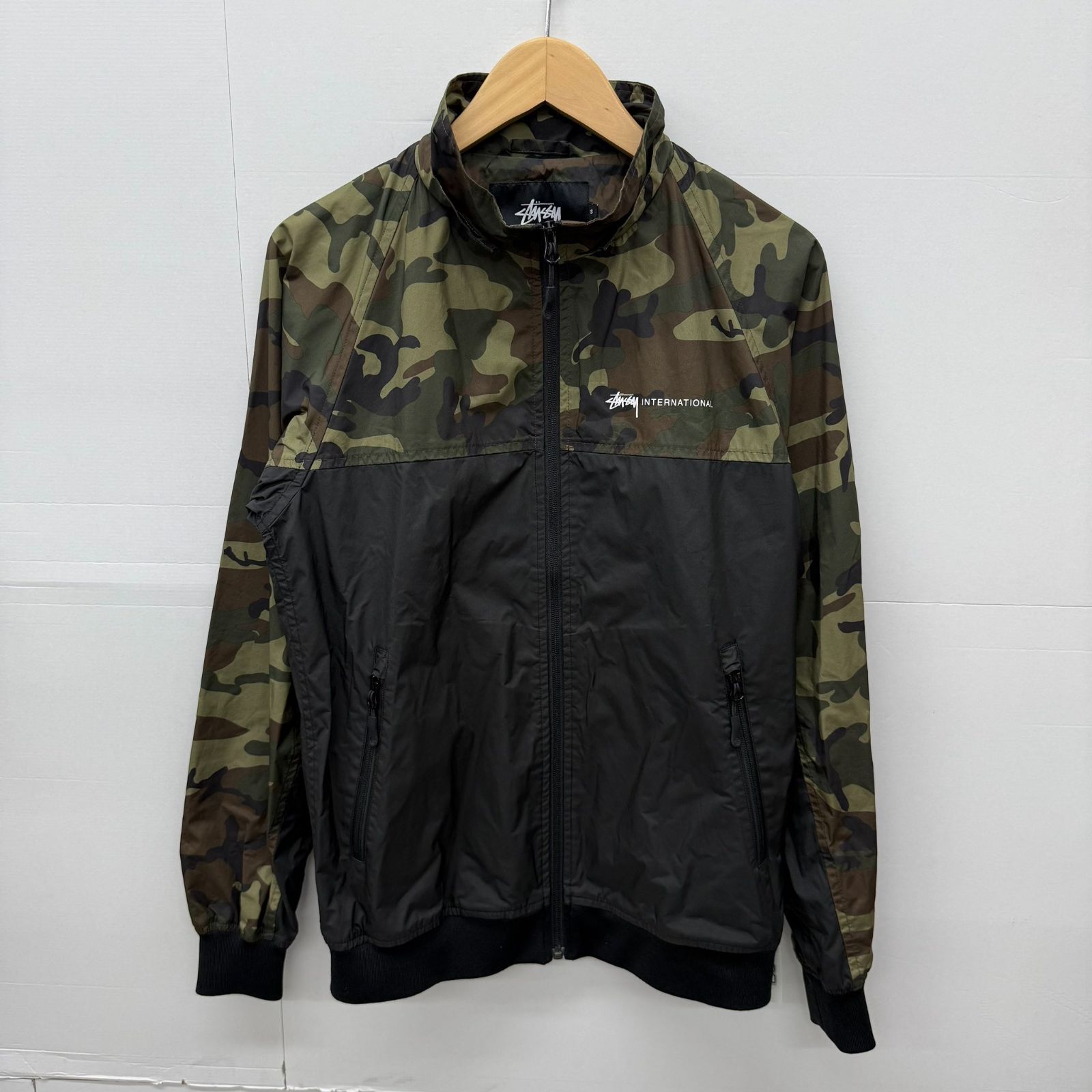stussy 迷彩 ウインドブレーカー ナイロンジャケット STUSSY - ステューシー stussy ウィンドブレーカー 迷彩