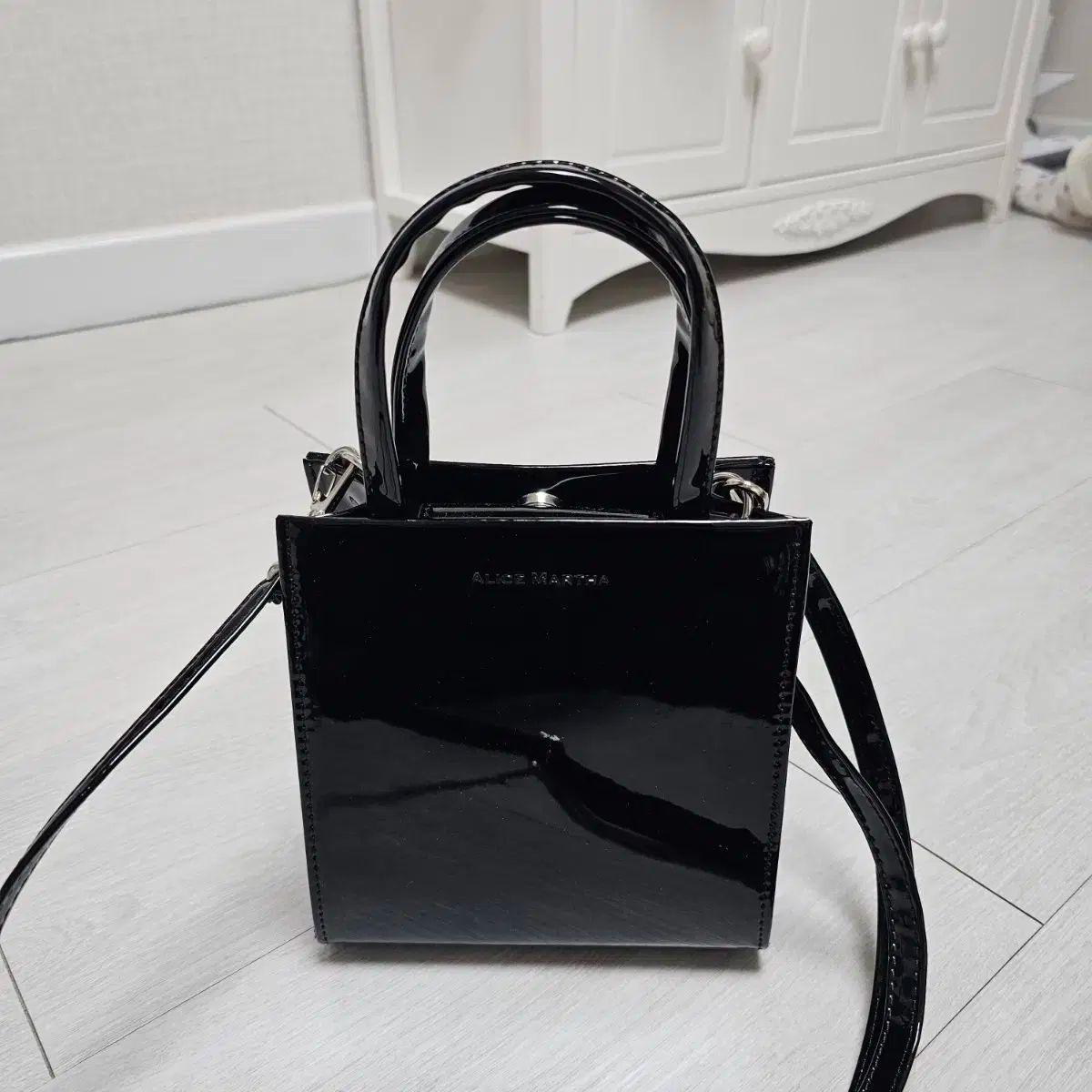 廃盤 ALICE MARTHA アリスマーサ エナメル クロスバック ミニ WWW_OLIVIERBERNSTEIN_COM